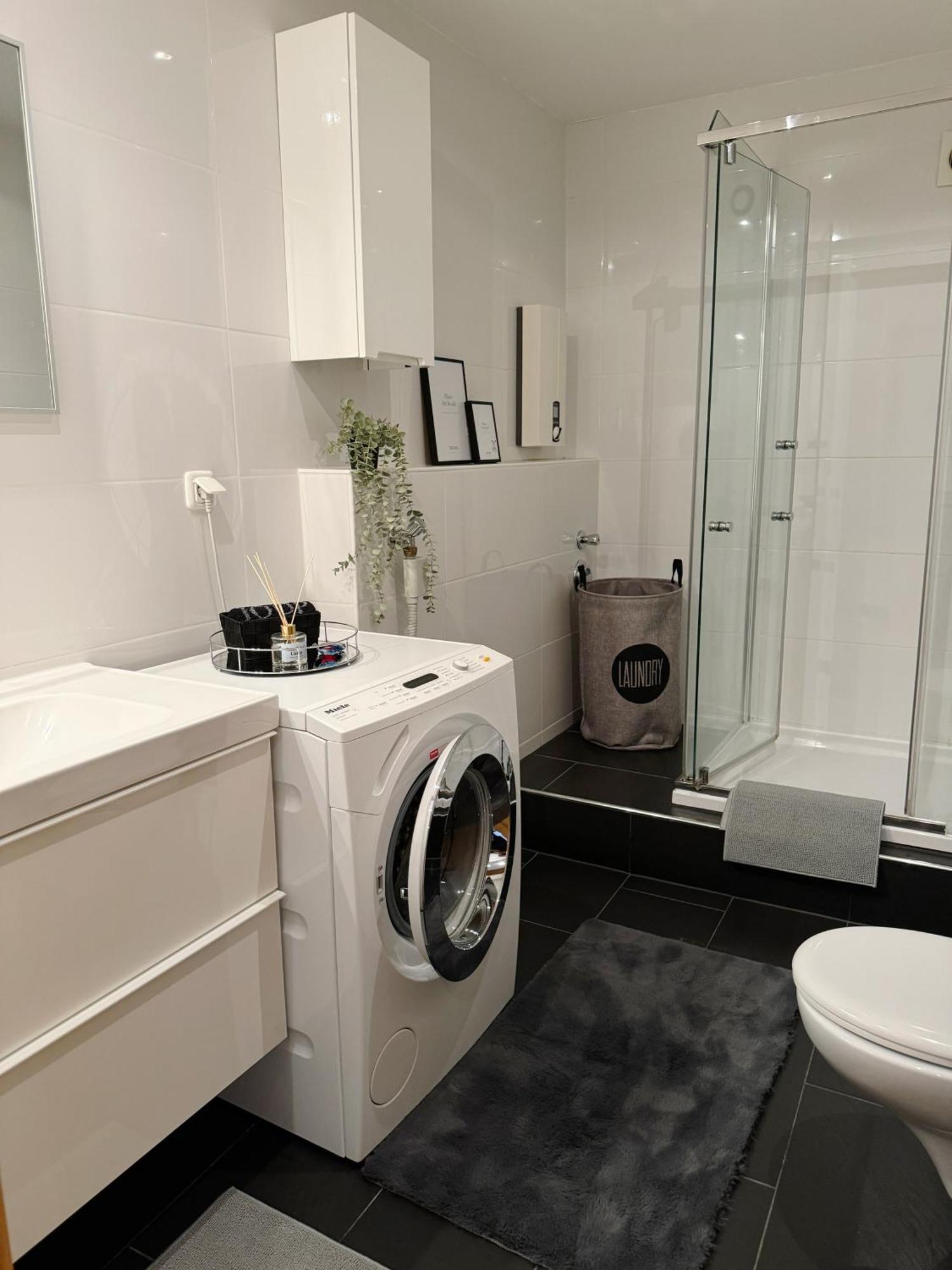 90M2 I Central I Netflix I Wifi I Free Parking I Lia Apartments Hannover Buitenkant foto