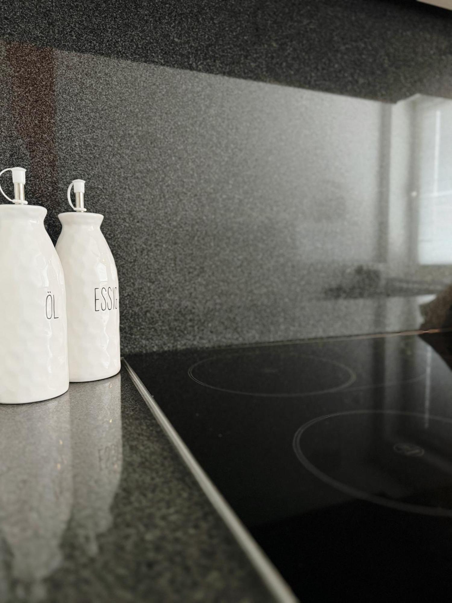 90M2 I Central I Netflix I Wifi I Free Parking I Lia Apartments Hannover Buitenkant foto